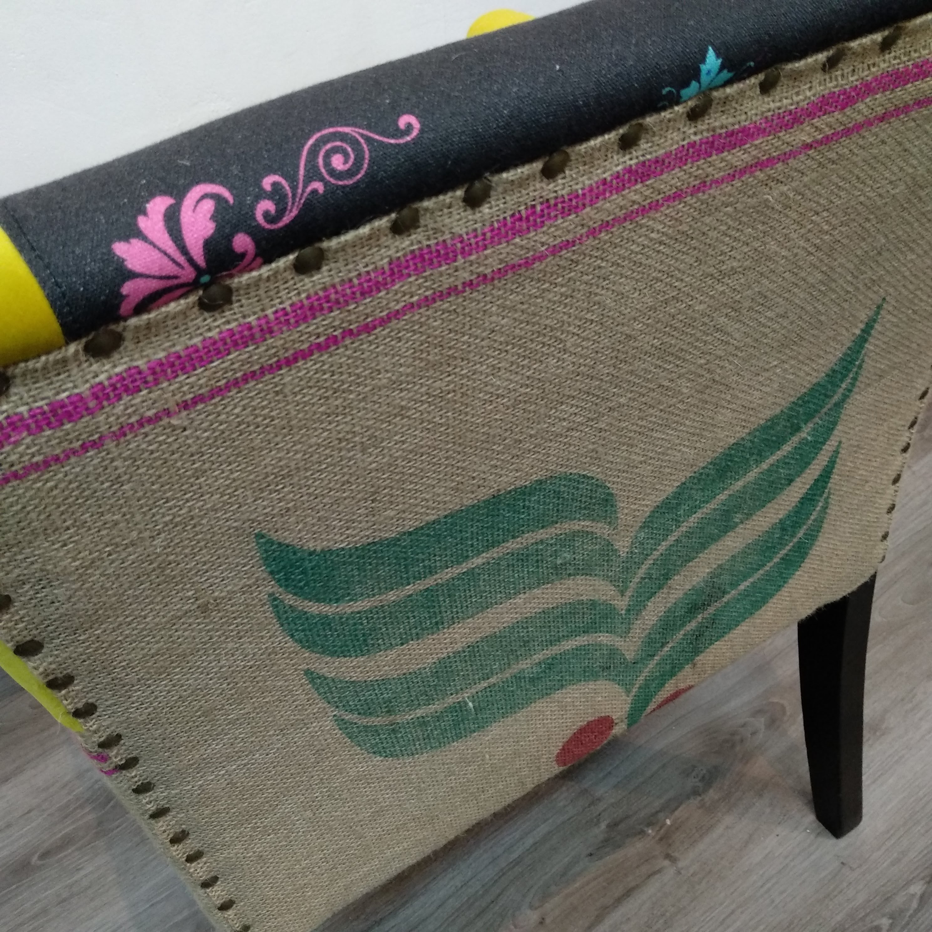 Cómo tapizar con de saco con diseño - La Tapicera